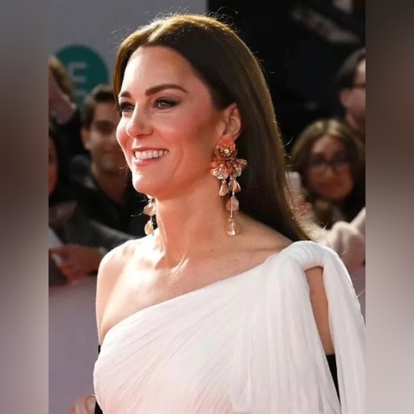 Zara Fashion Kate Middleton Flowers Floral Cascade Drop Statement Earrings - Picture 8 of 16